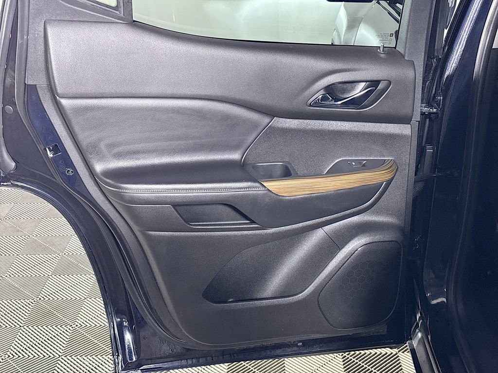 Used 2021 GMC Acadia SLE w/ Driver Convenience Package image 18