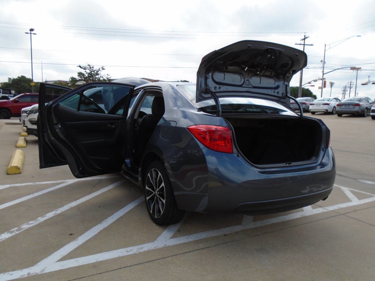 Used 2019 Toyota Corolla SE FWD image 24