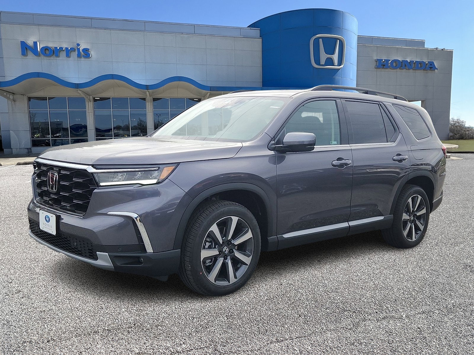 New 2025 Honda Pilot Touring image 2