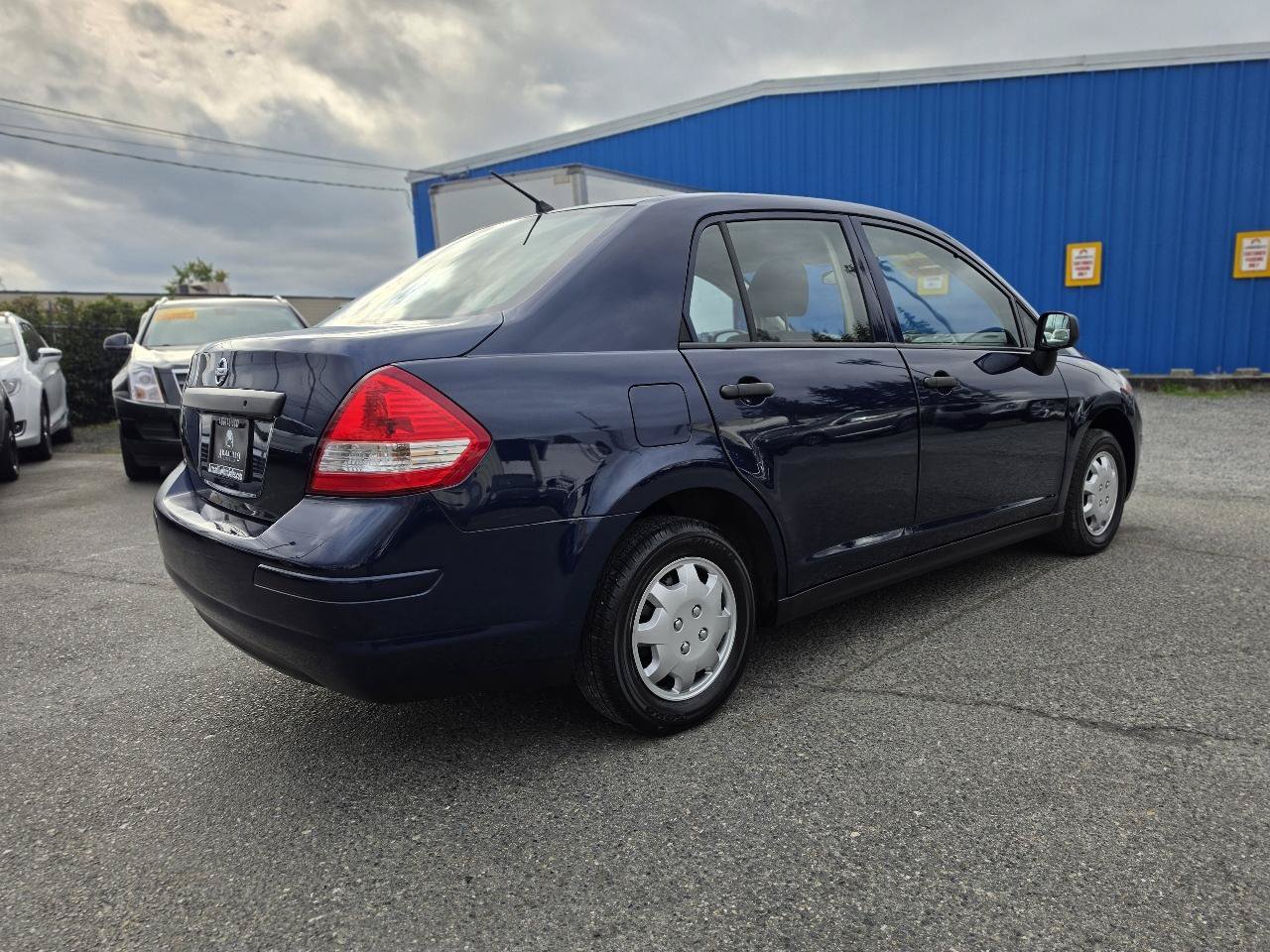 Used 2011 Nissan Versa Sedan FWD image 6
