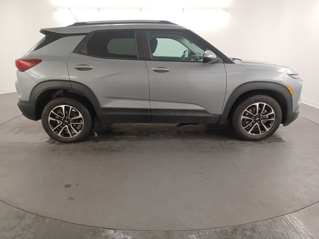 Used 2025 Chevrolet TrailBlazer LT FWD image 8
