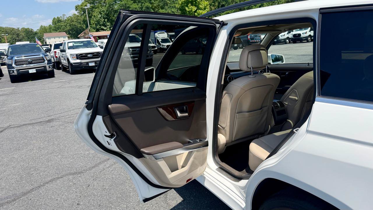 Used 2013 Mercedes-Benz GLK 350 4MATIC image 17