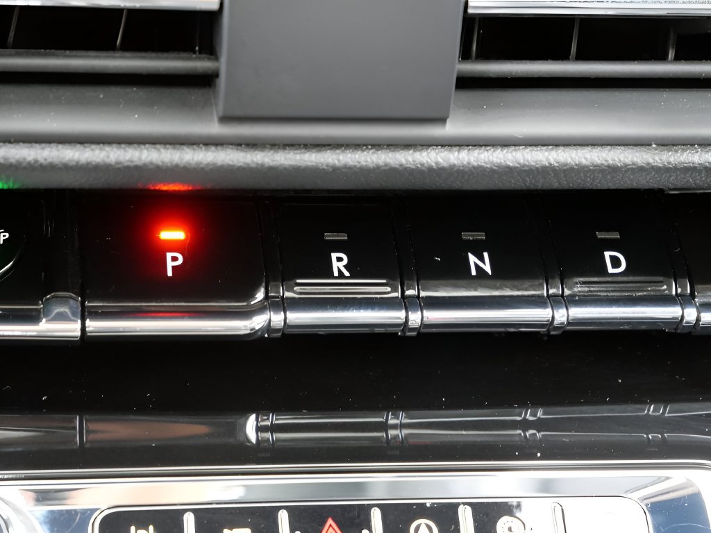 Used 2024 Lincoln Corsair AWD w/ Equipment Group 101A image 24