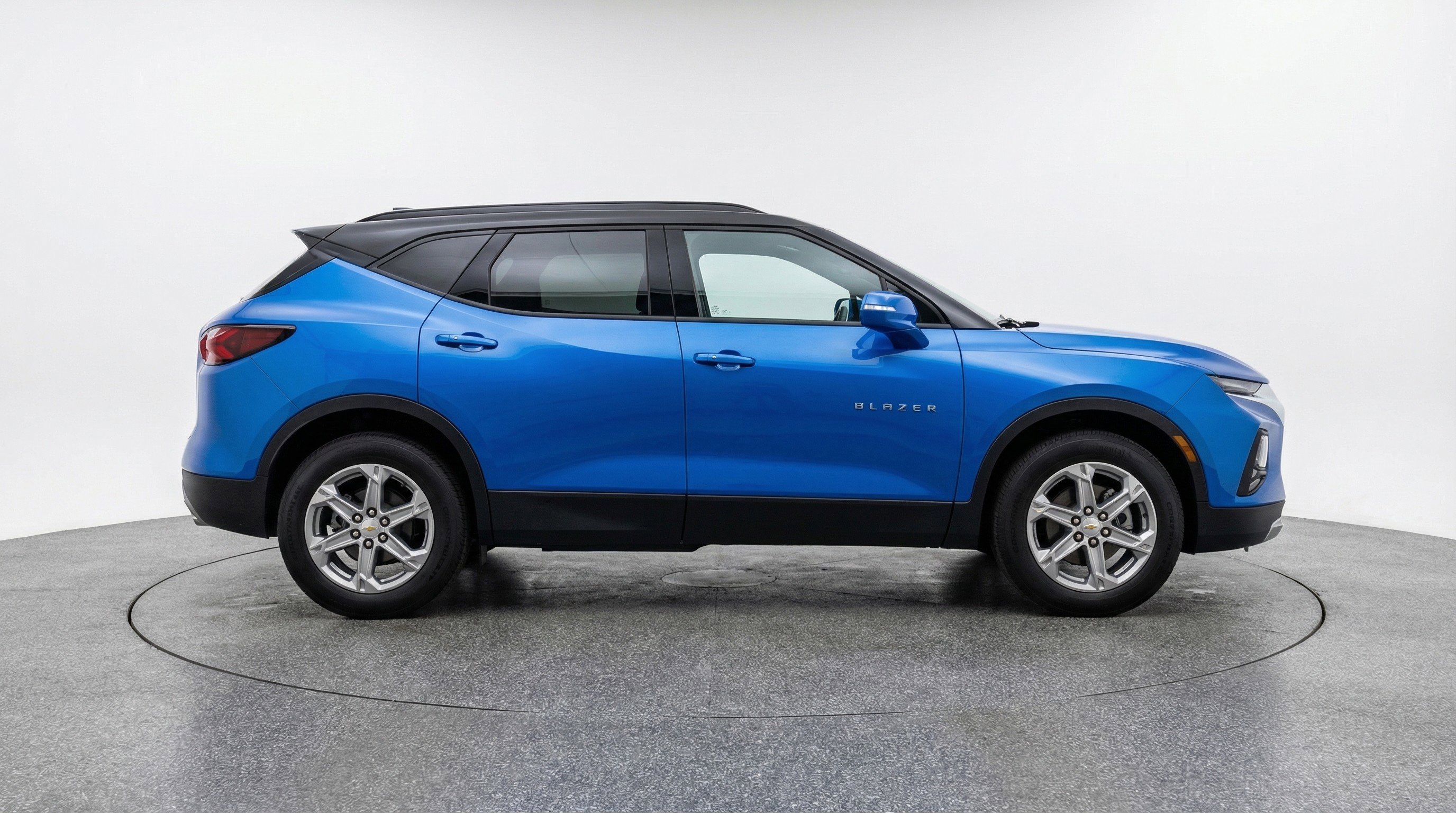 Used 2025 Chevrolet Blazer LT FWD image 11