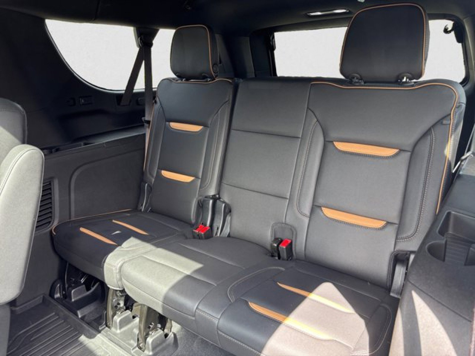 Used 2023 GMC Yukon XL AT4 w/ AT4 Premium Plus Package image 19