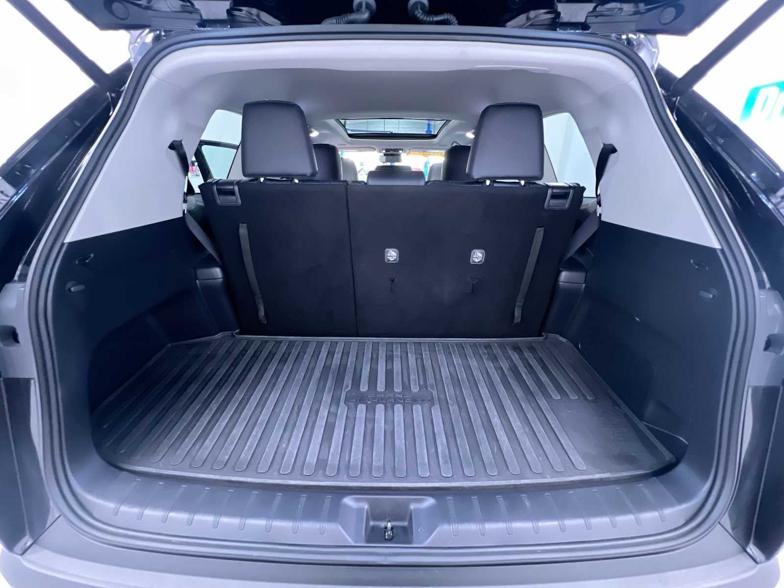 Used 2025 Toyota Grand Highlander AWD image 43