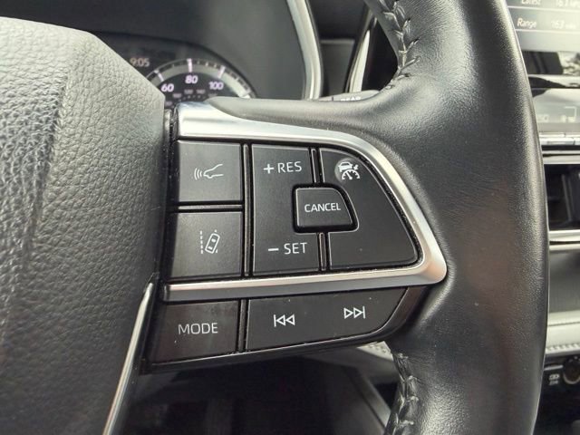 Used 2021 Toyota Highlander XLE image 16