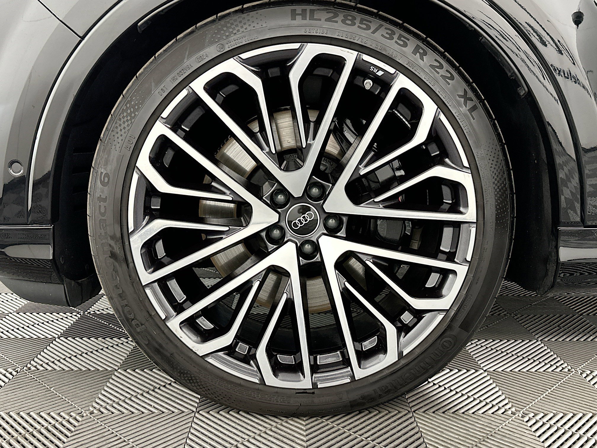 Used 2025 Audi SQ7 Premium Plus w/ Executive Package image 37