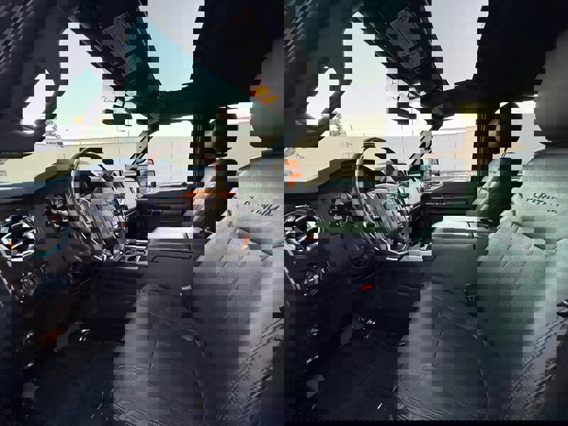 Used 2015 Ford F250 Platinum w/ FX4 Off-Road Package AWD/4WD image 27