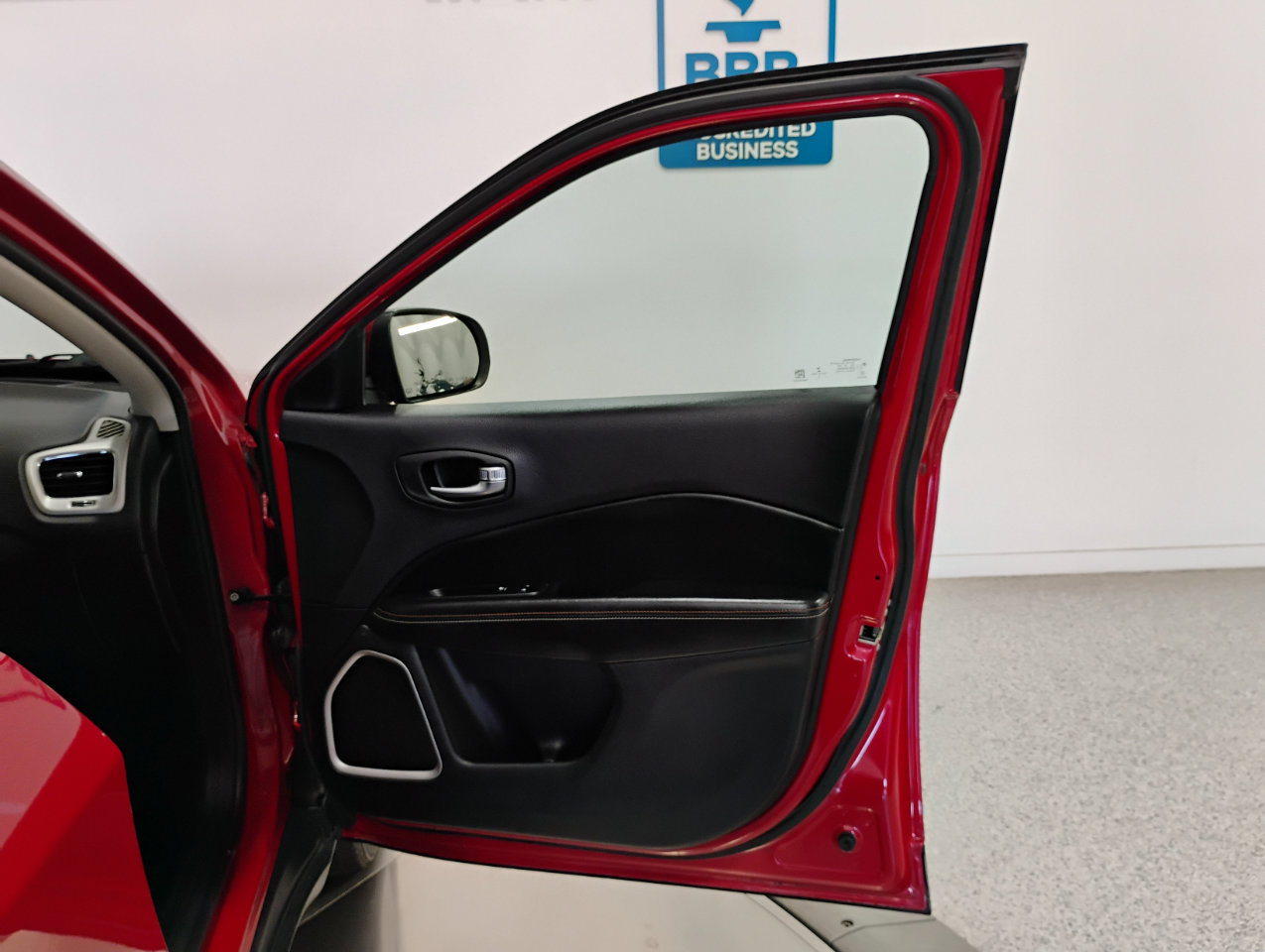 Used 2018 Jeep Compass Latitude image 86