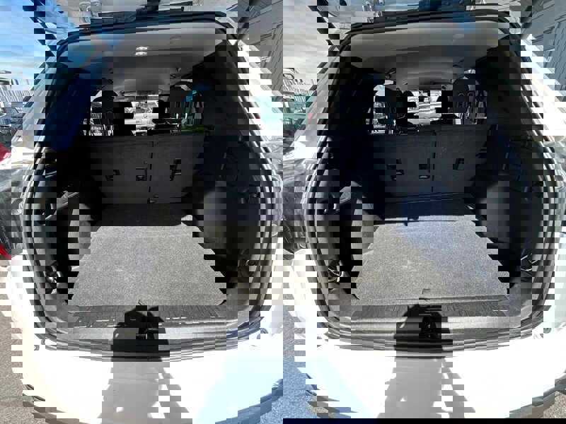 Used 2019 Chevrolet Equinox LT w/ Driver Convenience Package image 16