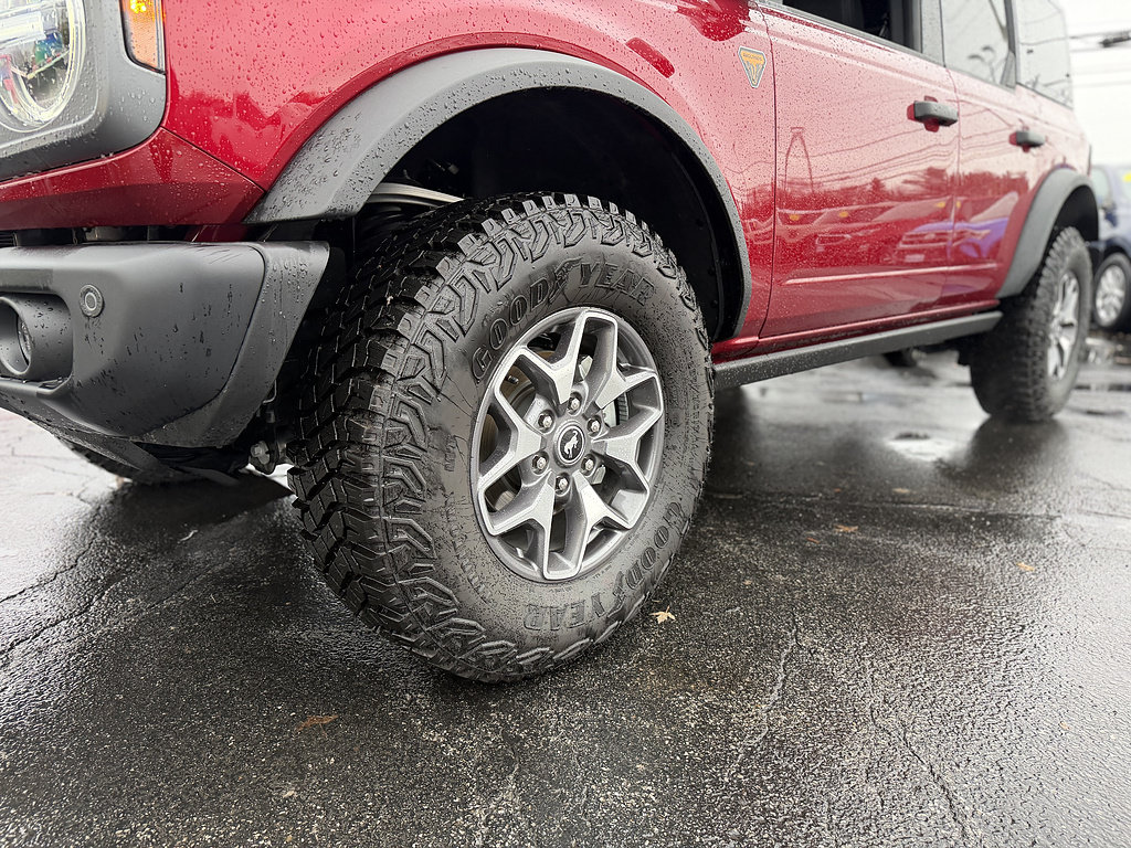 Used 2025 Ford Bronco Badlands AWD/4WD image 9