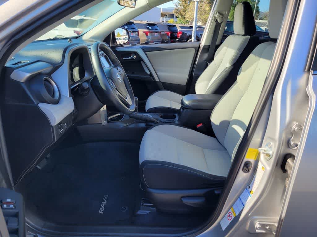 Used 2016 Toyota RAV4 XLE AWD/4WD image 12
