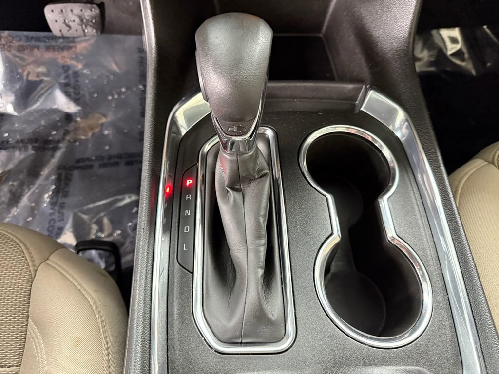 Used 2023 Chevrolet Traverse LS w/ Safety Package AWD/4WD image 18