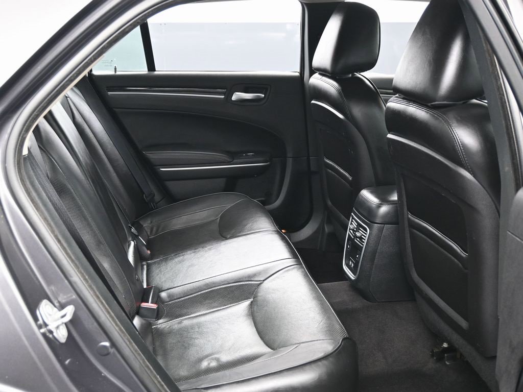 Used 2019 Chrysler 300 Limited image 33