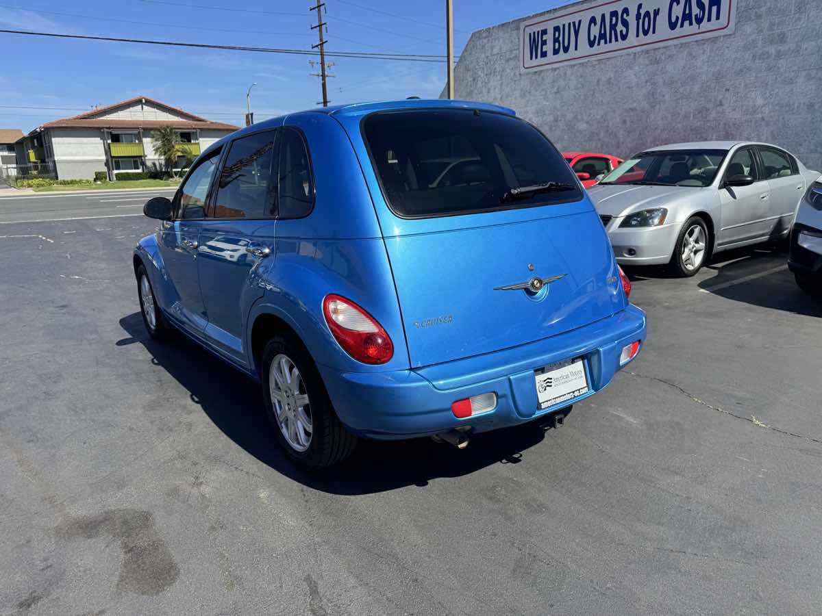 Used 2008 Chrysler PT Cruiser Touring FWD image 2