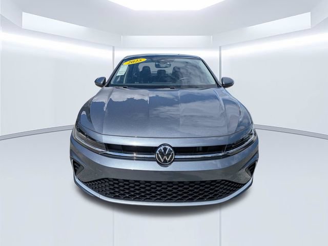 Used 2025 Volkswagen Jetta SE FWD image 10
