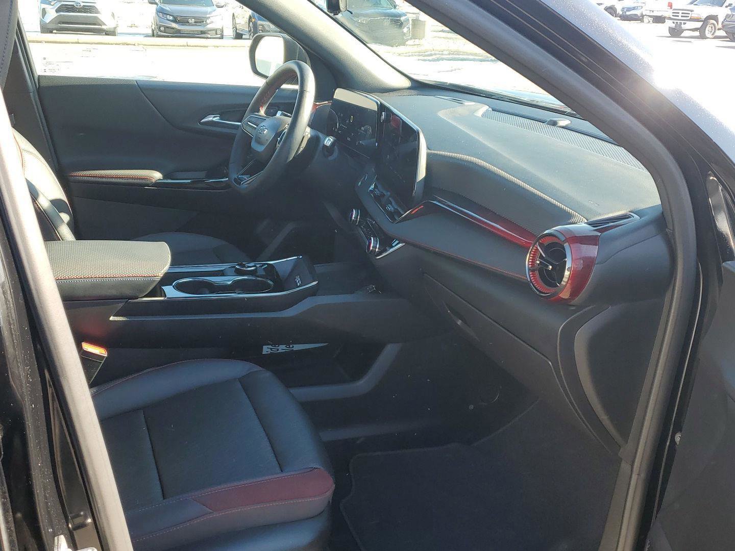 Used 2025 Chevrolet Equinox RS w/ Safety and Technology Package image 33