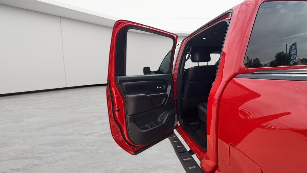 Used 2021 Nissan Titan PRO-4X w/ Pro-4x Convenience Package AWD/4WD image 44