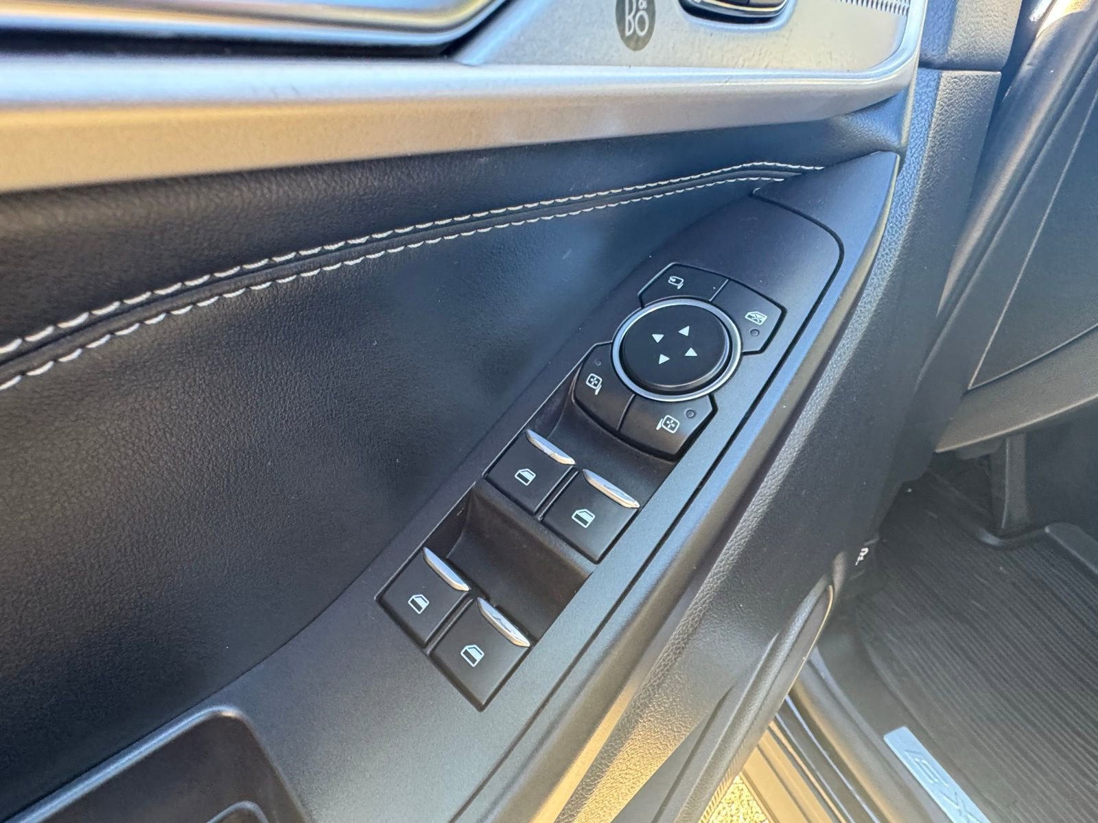 Used 2020 Ford Explorer Limited w/ Class III Trailer Tow Package image 27