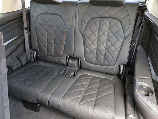 Used 2026 BMW X7 xDrive40i AWD/4WD image 16