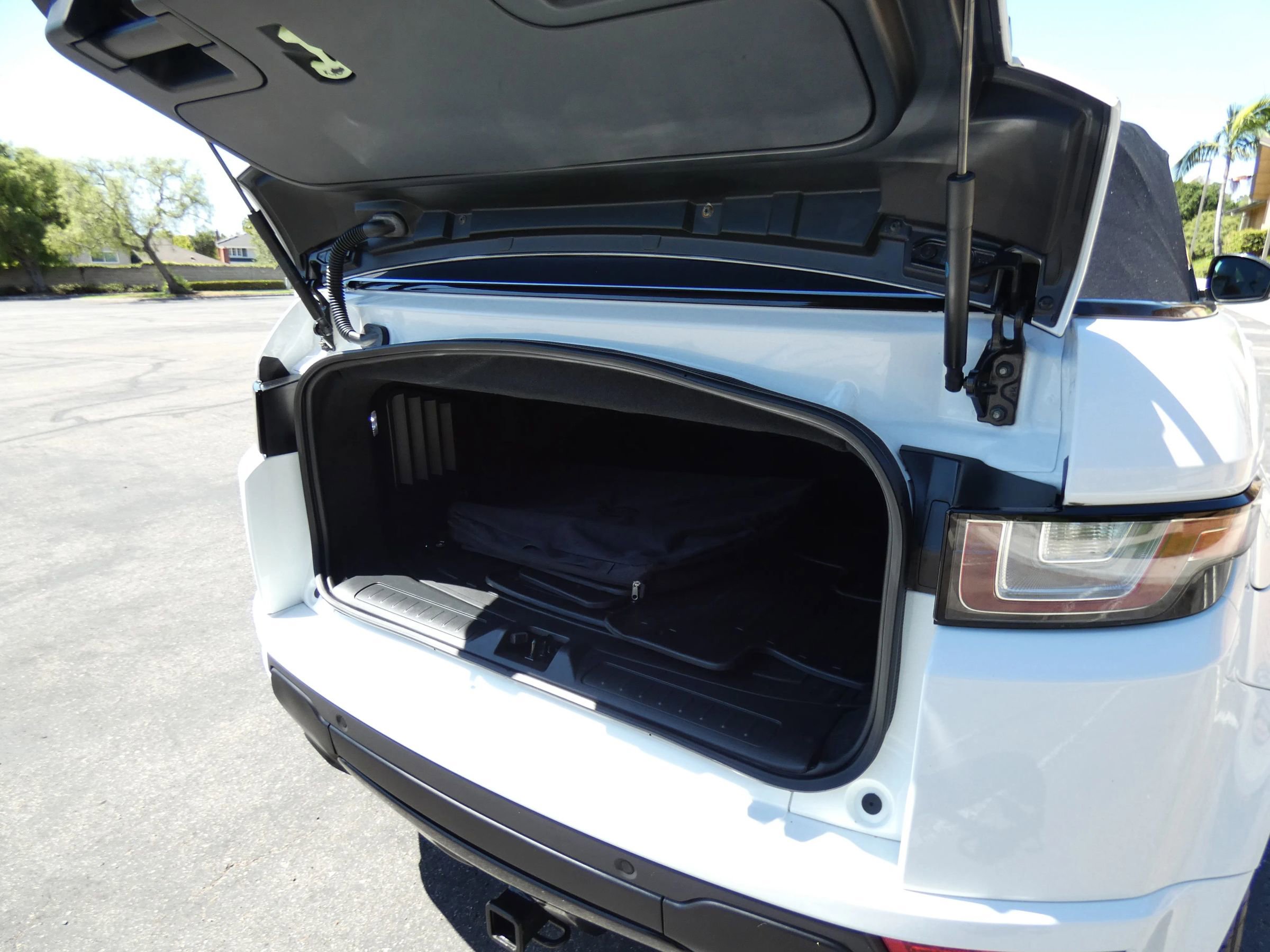 Used 2018 Land Rover Range Rover Evoque SE Dynamic image 67