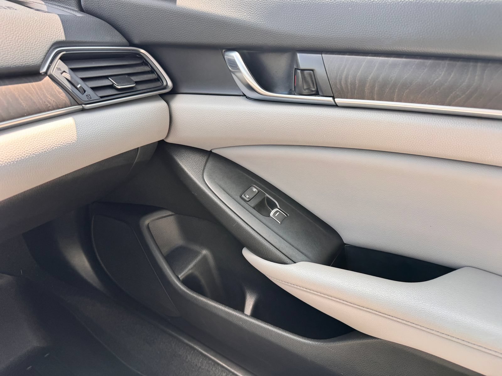 Used 2019 Honda Accord EX-L image 22