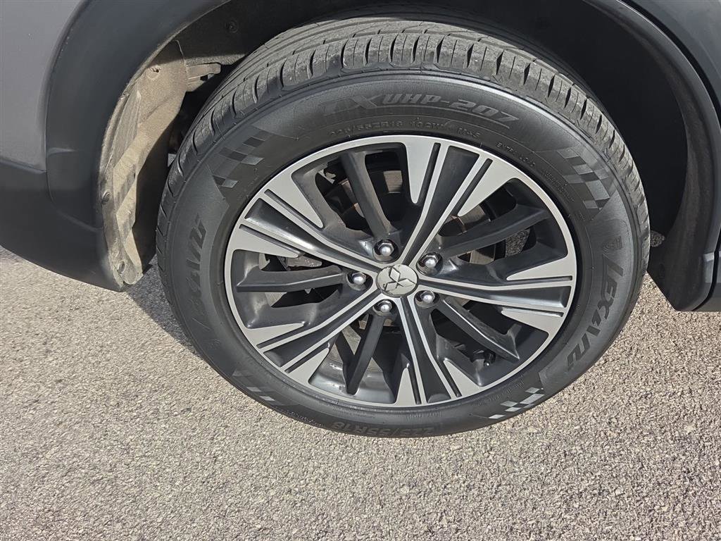 Used 2019 Mitsubishi Eclipse Cross SE image 17