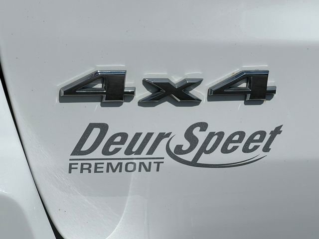 Used 2021 Jeep Grand Cherokee Laredo image 2