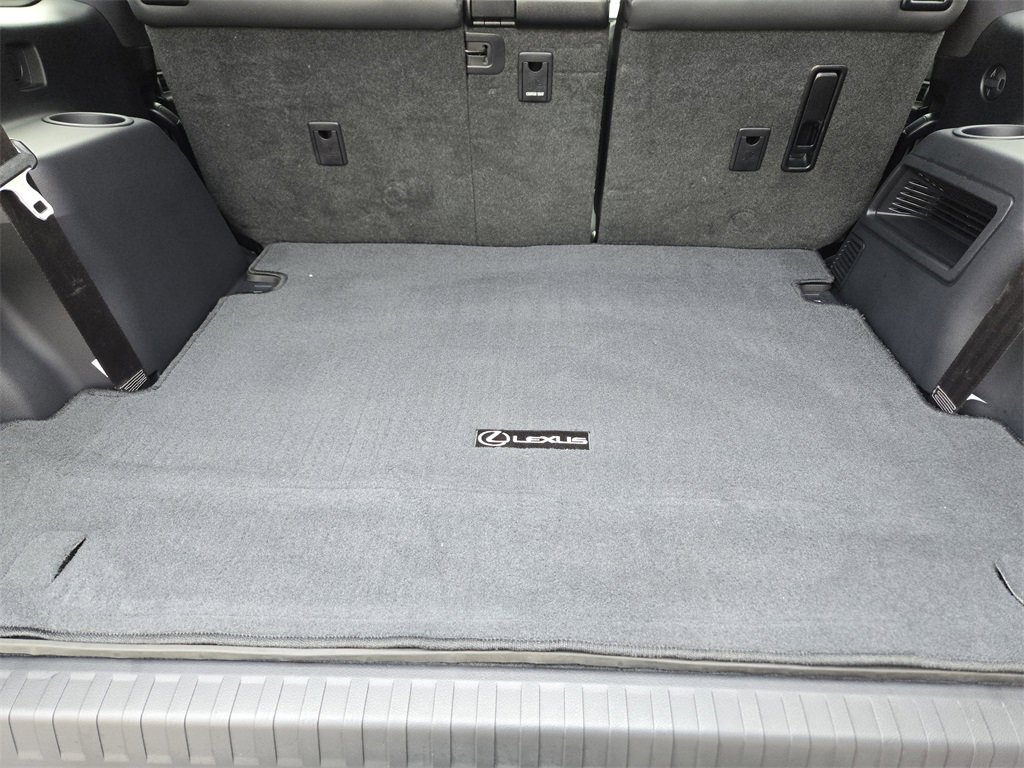 Used 2023 Lexus GX 460 Premium w/ Premium Package image 32