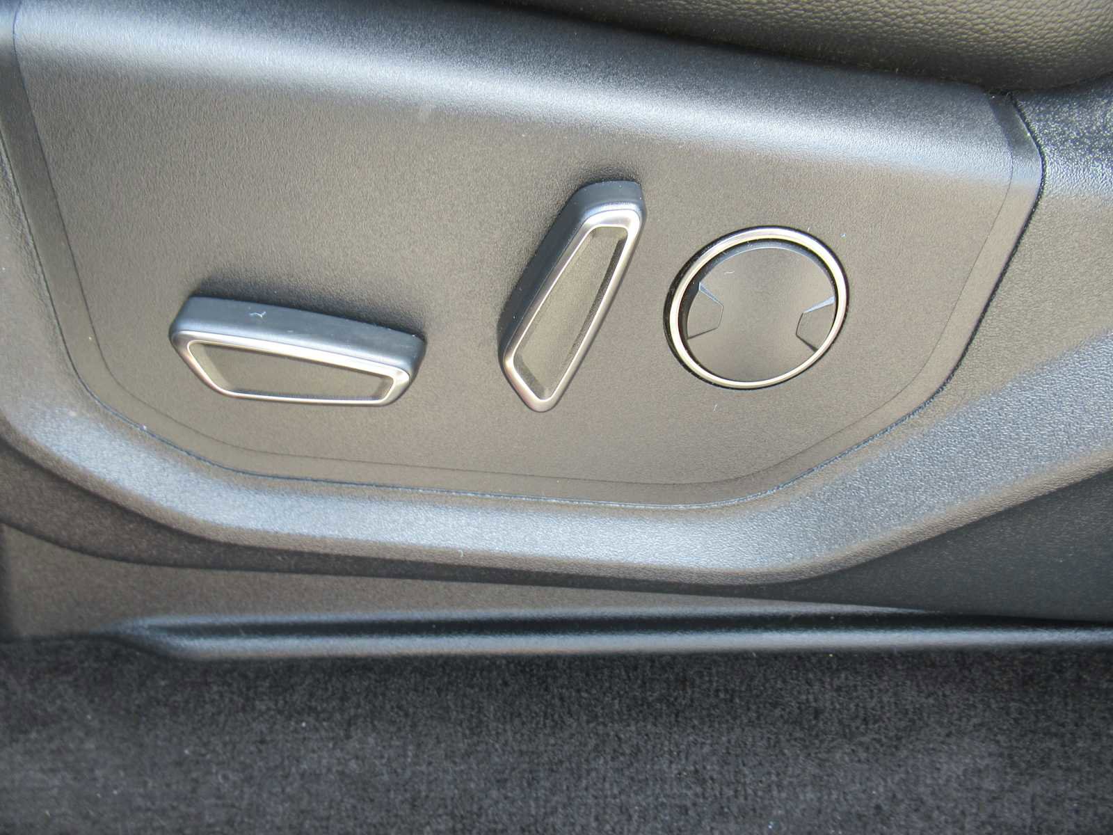 Used 2018 Ford F150 Raptor w/ Equipment Group 802A Luxury image 23