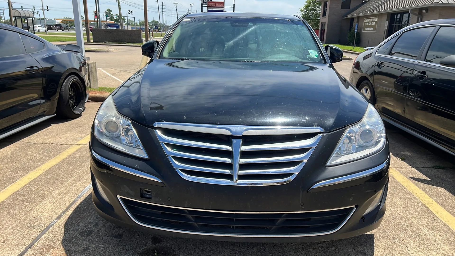 Used 2012 Hyundai Genesis 3.8 w/ Premium Pkg RWD image 5