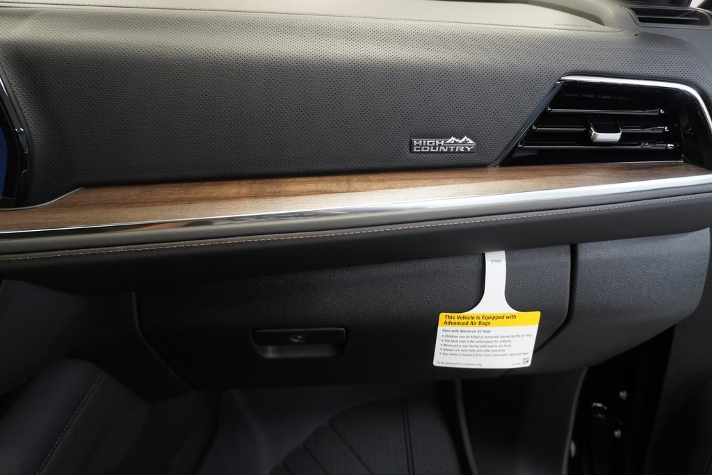 New 2026 Chevrolet Suburban High Country image 39