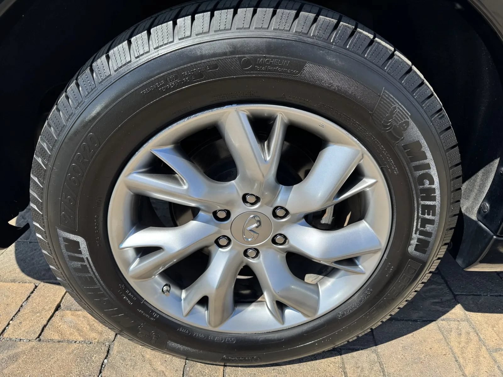 Used 2012 INFINITI QX56 4WD w/ Theater Pkg image 11