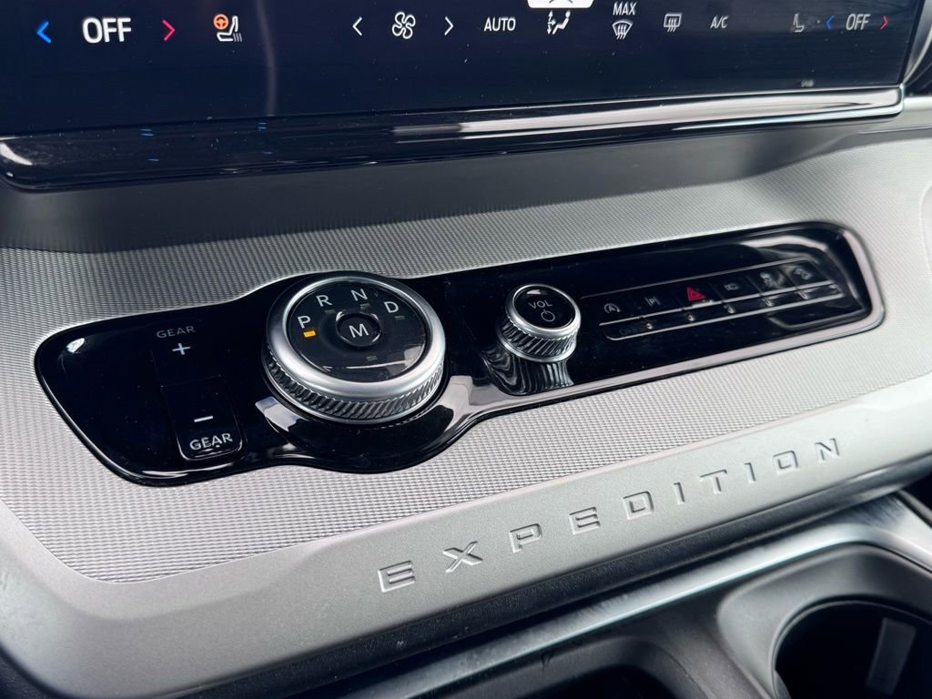 Used 2025 Ford Expedition Max Active image 25