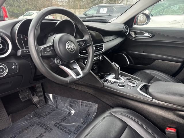 Used 2021 Alfa Romeo Giulia Sprint w/ Cold Weather Package image 31