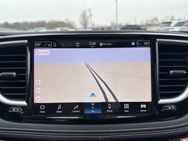 Used 2025 Chrysler Pacifica Limited image 27