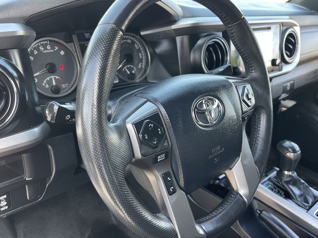 Used 2016 Toyota Tacoma Limited w/ Towing Package RWD image 23