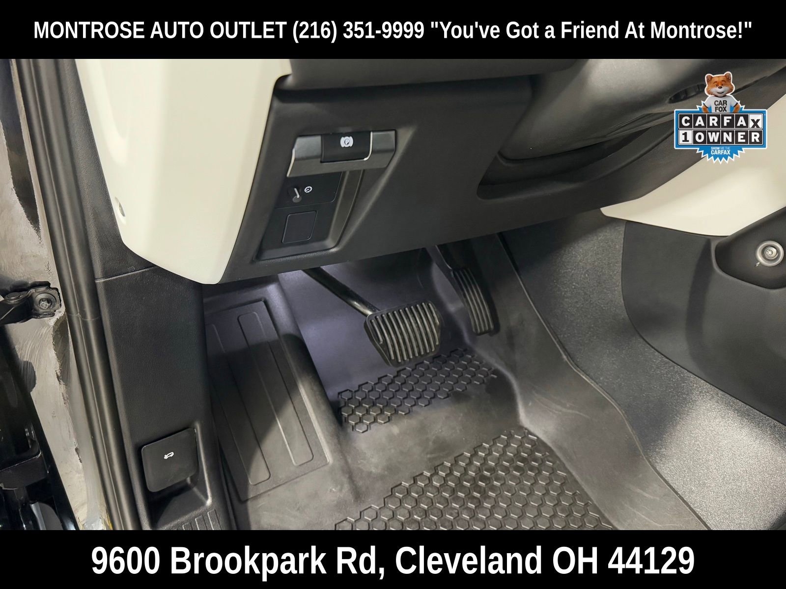 Used 2024 Land Rover Defender 110 S image 16