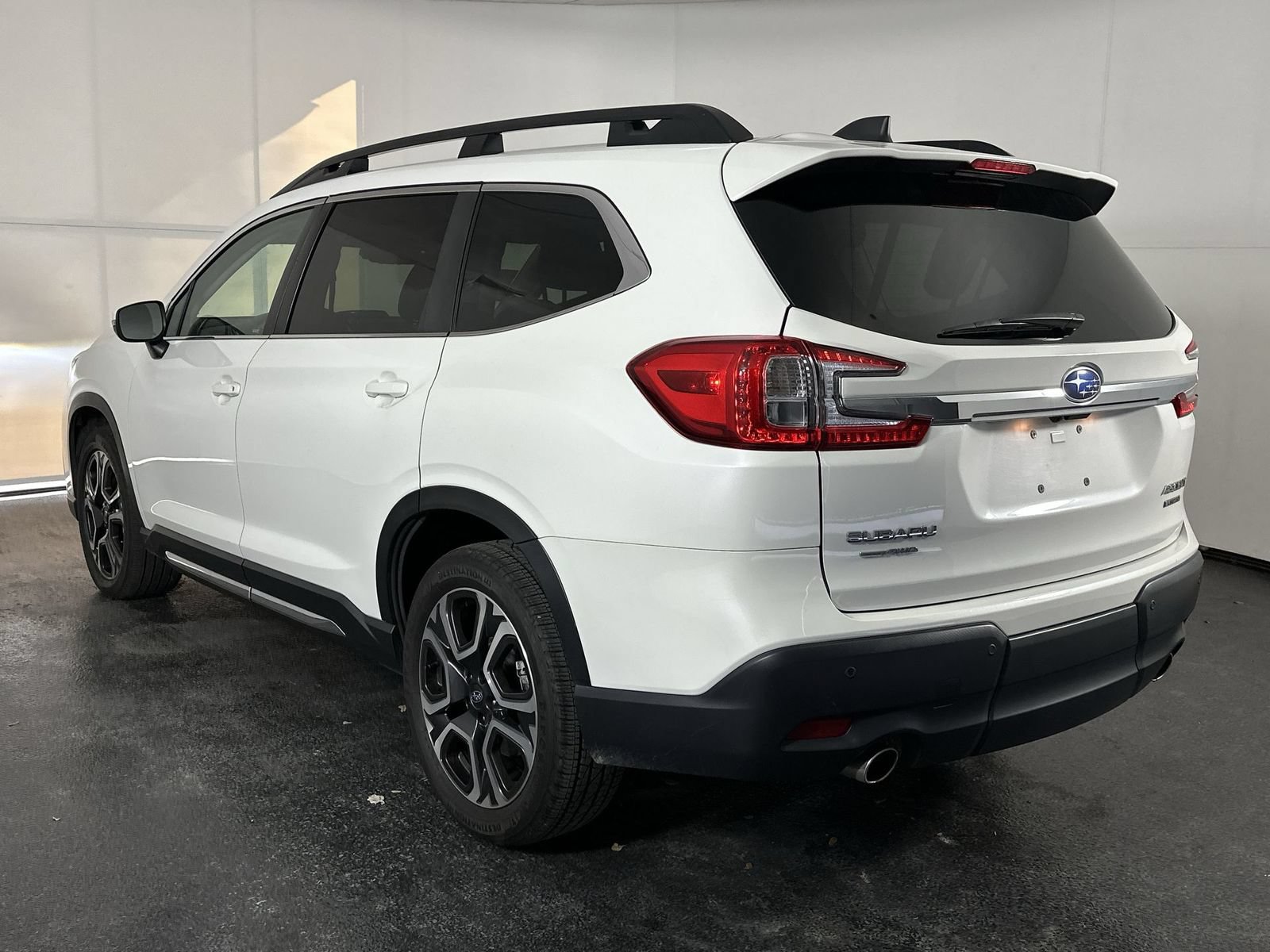 Used 2023 Subaru Ascent Limited AWD/4WD image 6