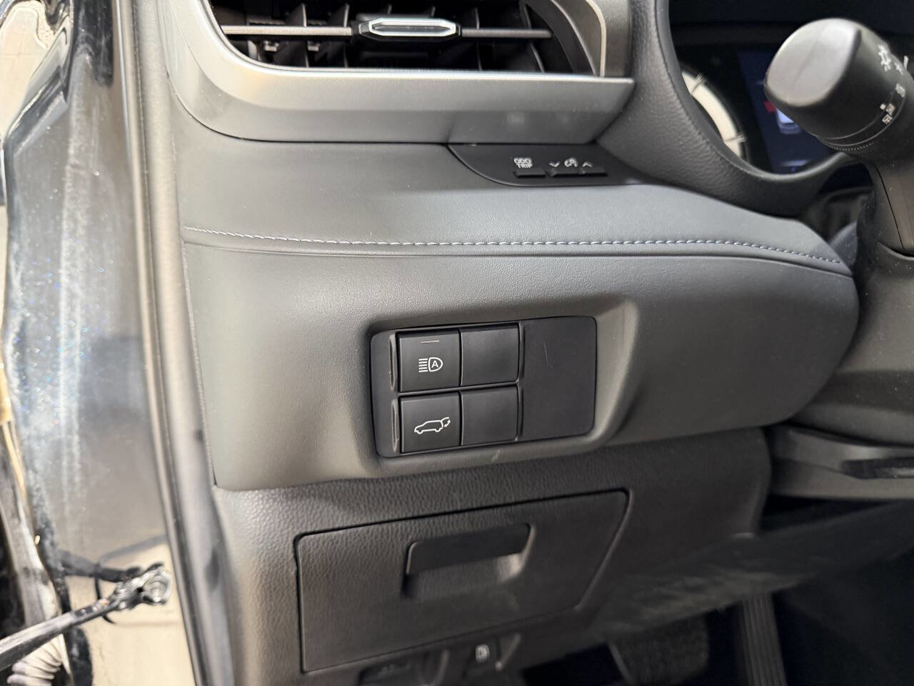 Used 2020 Toyota Highlander LE image 18