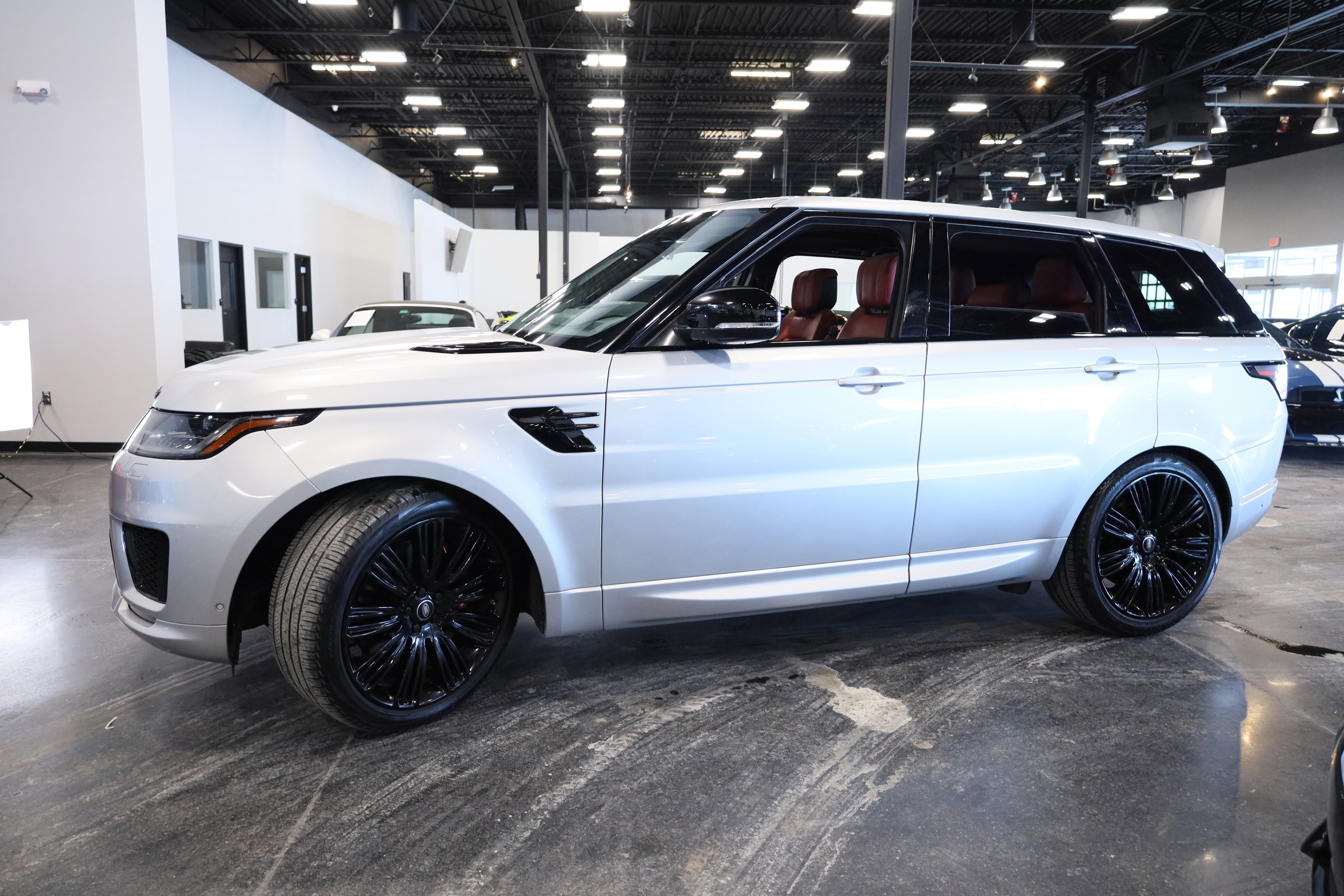 Used 2020 Land Rover Range Rover Sport HSE Dynamic image 9