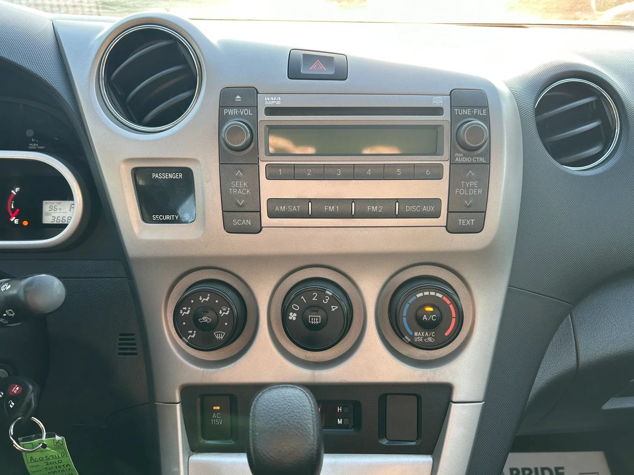 Used 2010 Toyota Matrix S FWD image 23