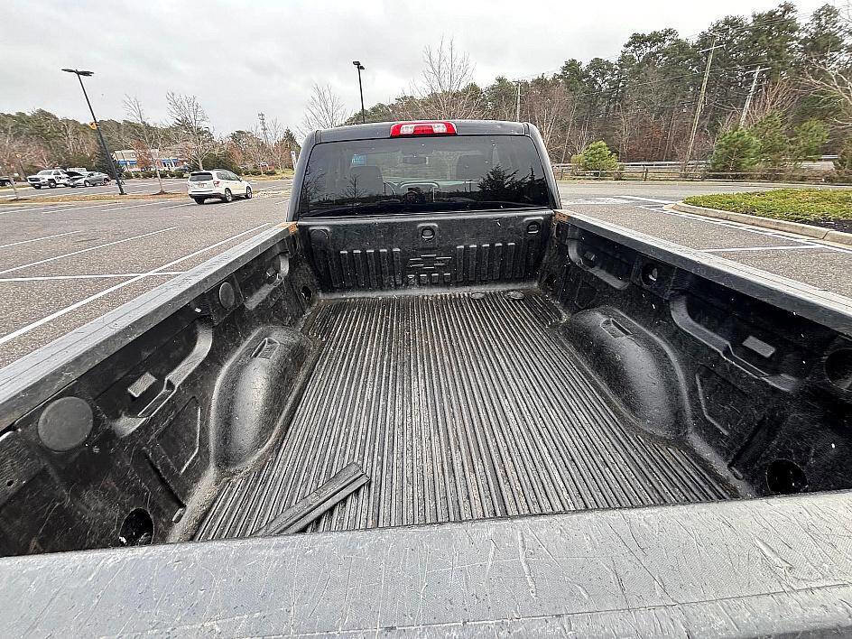 Used 2018 Chevrolet Silverado 1500 LT w/ All Star Edition image 9