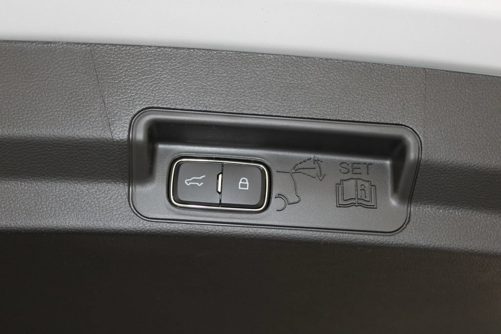 New 2026 Ford Explorer Active RWD image 28