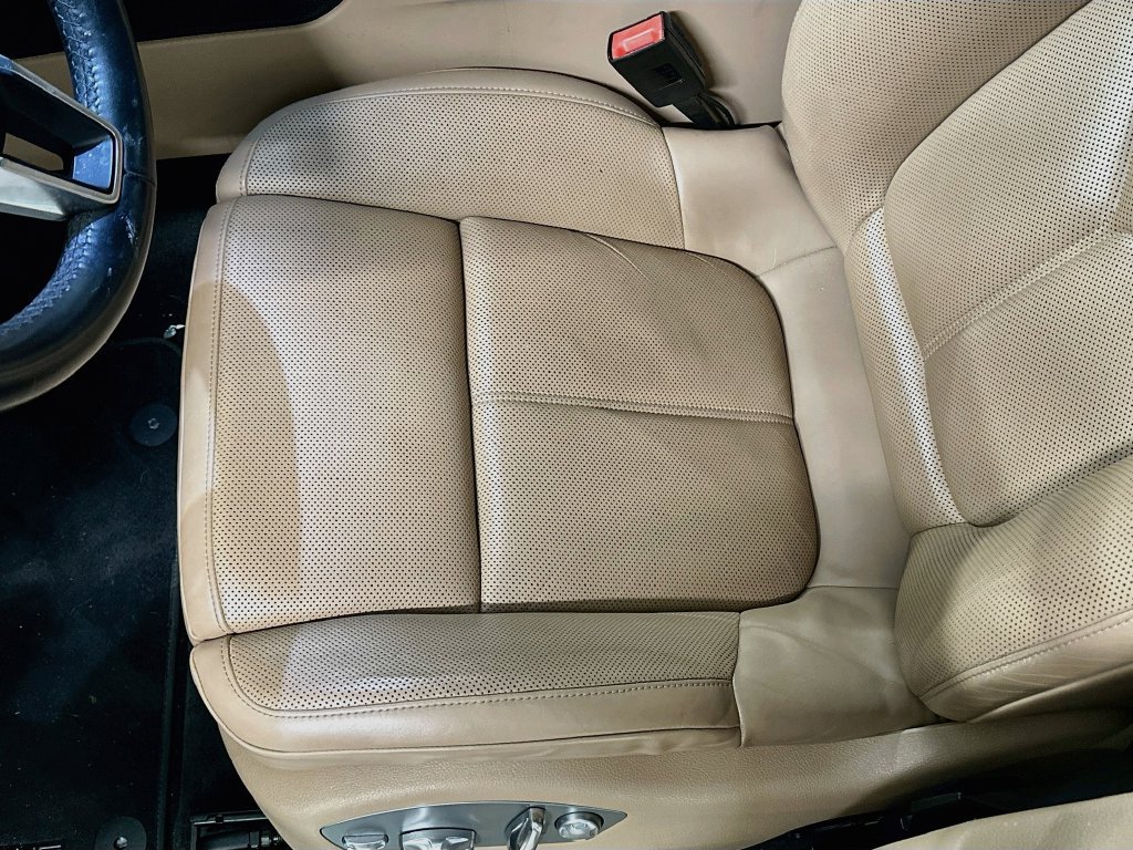 Certified 2019 Porsche Macan S AWD/4WD image 21