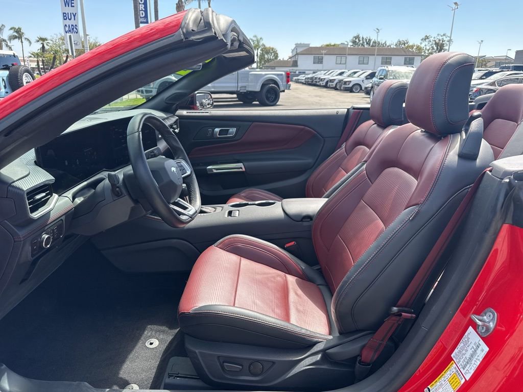 Used 2025 Ford Mustang Premium image 14