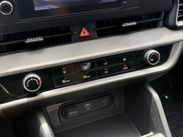 Used 2023 Kia Sportage LX FWD image 23