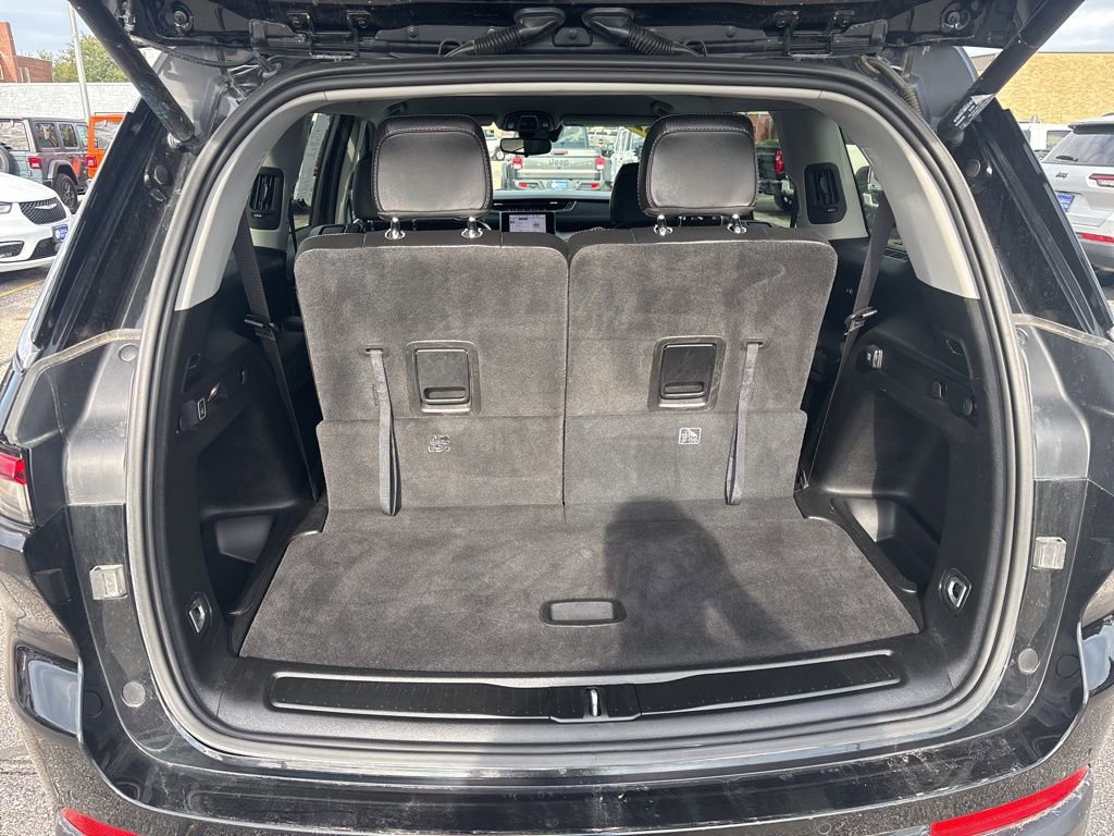 Used 2022 Jeep Grand Cherokee L Limited image 35