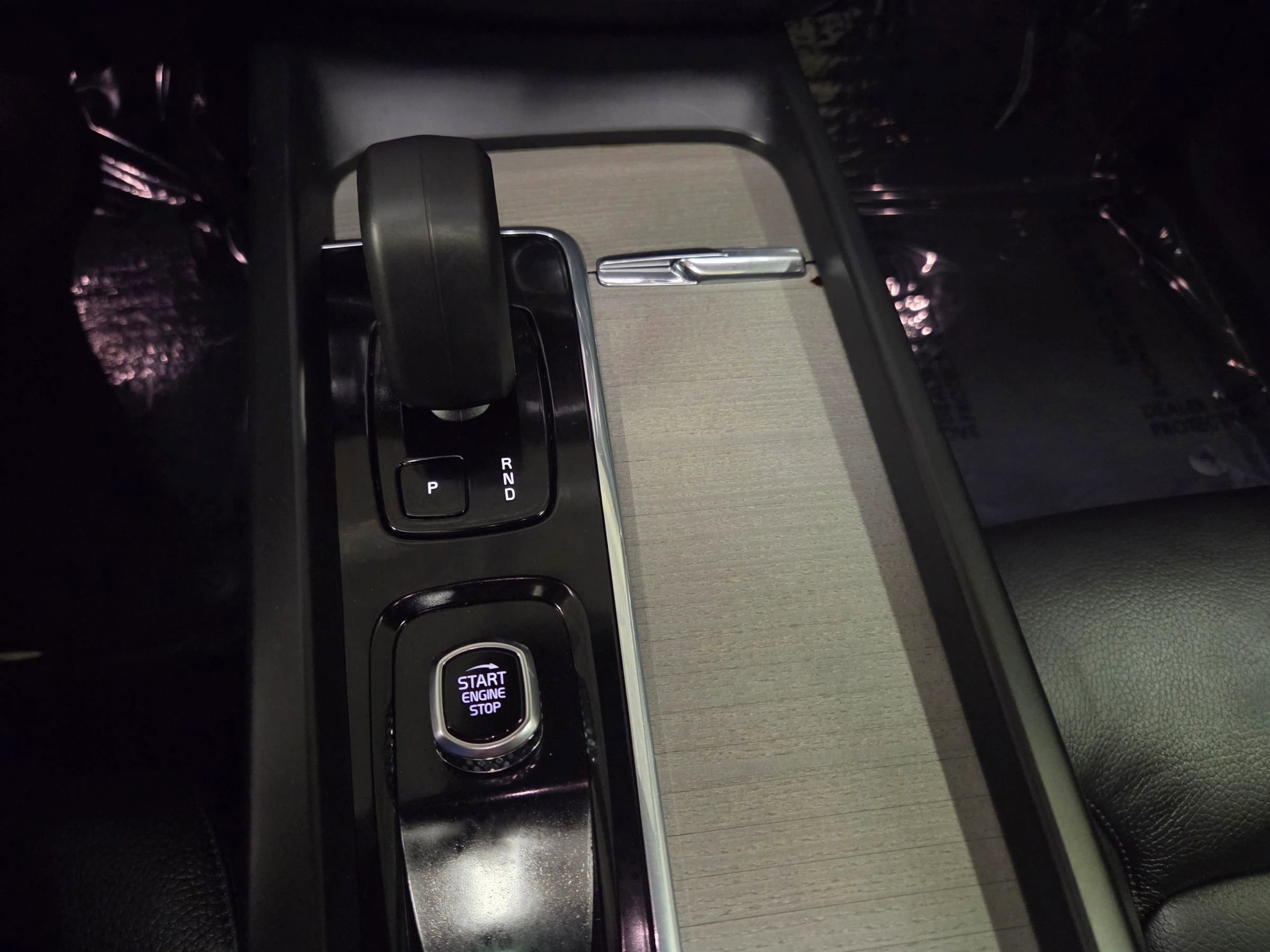 Used 2025 Volvo XC60 B5 Plus image 25